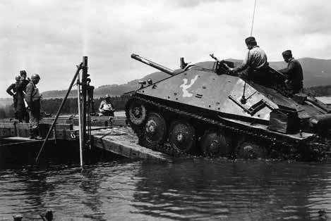 39 Stíhač tanku Hetzer z výzbroje 80. mechanizovaného pluku Pražského povstání, který v letech 1952 1953 disponoval šesti vozidly.