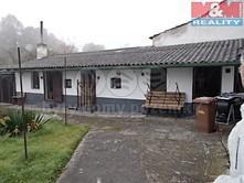 obce Řepice u města Strakonice. Zastavěná plocha domu činí cca 140 m2 a celkovou plochou pozemku 1.212 m2.