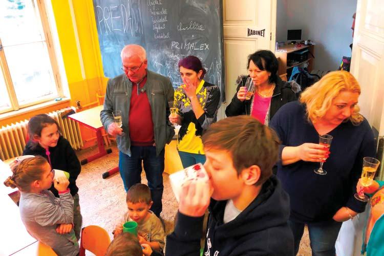 starostovi Pánkovi a obecním zastupitelùm a všem, kteøí se o to zasadili.