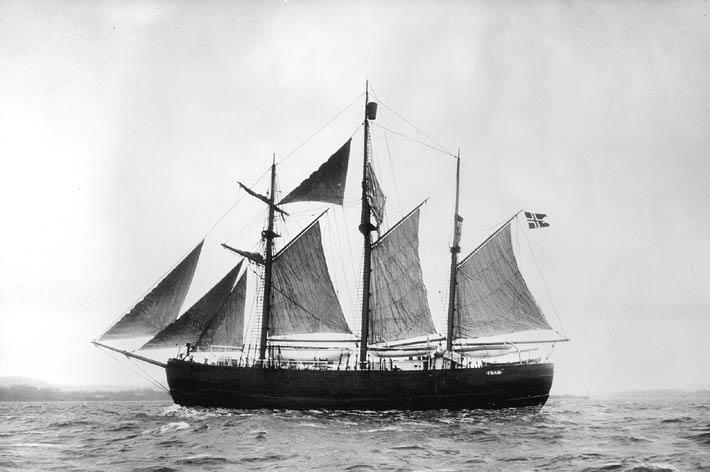 PRVNÍ PASIVNÍ DŮM? První pasivní stavba nebyl dům, nýbrž polární loď: Trojstěžník Fram polárníka Fritjofa Nansena (1883).