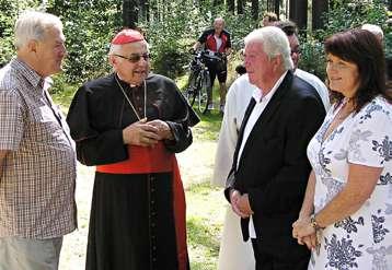 března zemřel po těžké nemoci ve věku 84 let emeritní arcibiskup pražský a primas český, kardinál Miloslav Vlk.