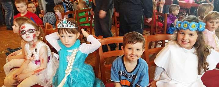 Vydařený maškarní karneval v Rožmitále Mateřské centrum Rozmarýnek uspořádalo ve spolupráci s rožmitálským kulturním klubem v sobotu 11.