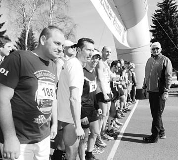 Třemšínské listy - duben 2017 5 Kalendář kulturních a sportovních akcí Rožmitál pod Třemšínem 1. 4. Kulturní klub Rožmitál pod Třemšínem zve na neposednou divadelní stěhovací hru Nahoru dolu!