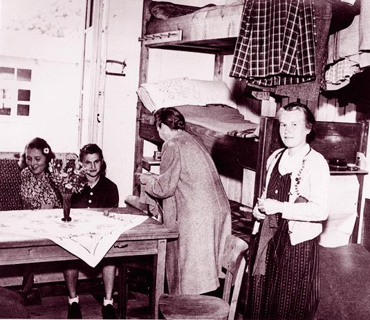 Liberce) a v Hejnicích (22 osob). Část exekucí provedla Rudá armáda. V roce 1946 bylo z několika hromadných hrobů exhumováno asi 50 těl a spáleno v libereckém krematoriu.