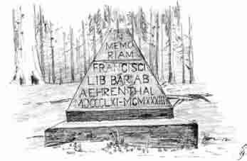 Pískovcová pyramida náhrobní kámen Franze Aehrenthala Tajemn kámen u Holenic ní rodinnou kroniku po svém dûdovi, kter v Holenicích Ïil.A v ní jsem se dozvûdûl i to, co jsem nena el v archivech.