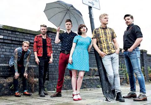 Dvoudenní kulturně-zábavní program vyvrcholí koncertem britských Skinny Lister, jejichž vystoupení bývají hodně živelná.