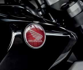 24 25 CB1000R BESTIE Z JINÉHO SVĚTA V čele bandy Neo Sports Café stojí zbrusu nová