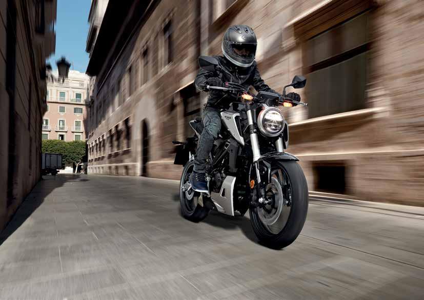 28 29 CB125R SVOBODA ČEKÁ Lehká. Kompaktní. Obratná.