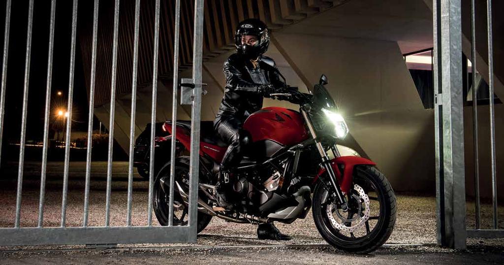 10 11 nc750s NAJDĚTE ZNOVU SVOJÍ SVOBODU Model NC750S je jediný svého druhu.