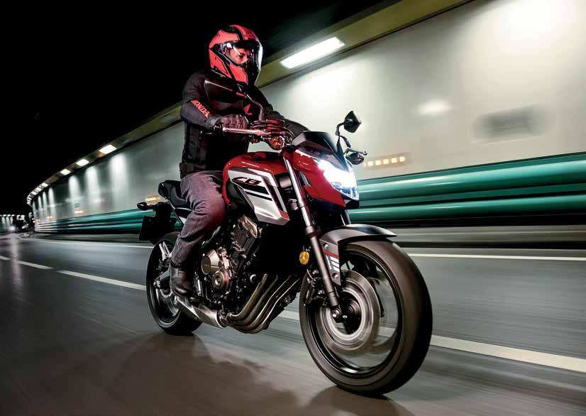 12 13 cb650f DOKONALE VYTRVALÁ Město může někdy být drsné.