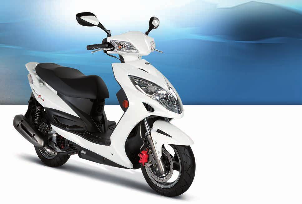 EXTRÉMĚ KLIDNÝ CHOD MOTORU ELEKTRONICKÉ VSTŘIKOVÁNÍ PALIVA 125i ÚSPORNÝ MOTOR SE 4V TECHNIKOU