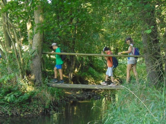 Trochu nás tlačí čas, protože máme před sebou 10 km pochodu do Zvíkovce.