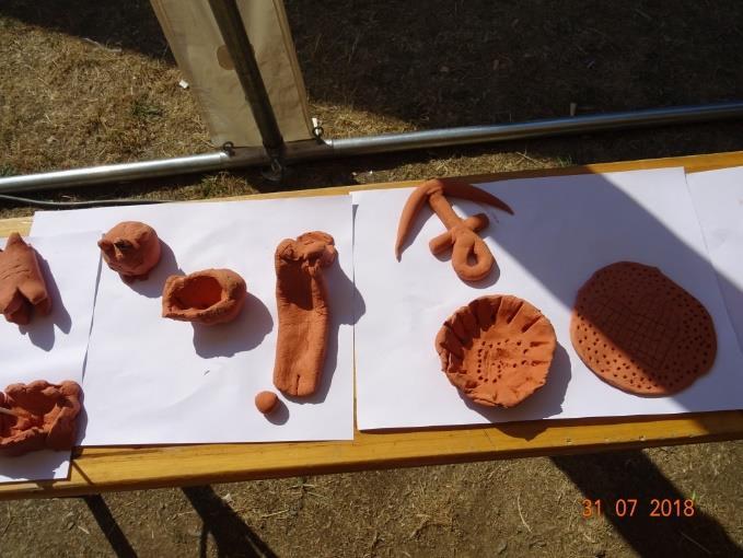 Abychom mohli udělat táborák, přijeli za námi do tábora s cisternou