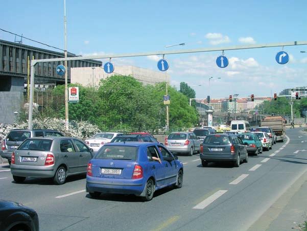 2 Vývoj intenzity automobilové dopravy v Praze a v ČR 1990 2009 průměrný pracovní den Tempo nárůstu dopravních výkonů automobilové dopravy v Praze po roce 1990 ve srovnání s 80.