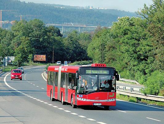 3 Příměstská linka do Mníšku pod Brdy na Strakonické ulici Linky příměstské autobusové dopravy PID v terminálu Zličín Postupně se rozšiřoval počet železničních tratí a zastávek v PID.
