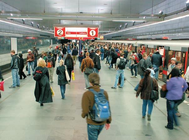 3 3.1.2 Městská hromadná doprava (MHD) Metro tvoří základní přepravní síť MHD.