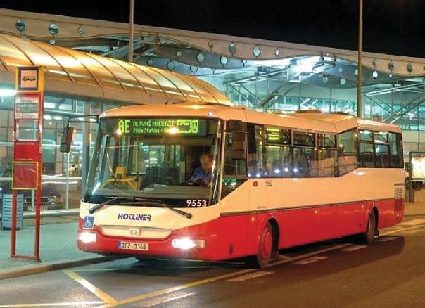 3 Na provozu příměstské autobusové dopravy se v roce 2009 podílelo 1 750 autobusů a 14 dopravců. Ti svůj vozový park v roce 2009 rozšířili o 136 nových autobusů (tj.