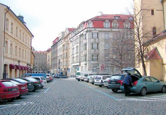 7 DOPRAVA V KLIDU 7.1 Centrum města Jádrem městského centra je území Pražské památkové rezervace (PPR) o rozloze 8,7 km 2, což je 1,7 % území celého města.