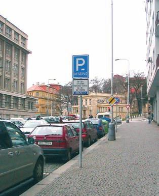 instituce a správní úřady celoměstského a celostátního významu, tak i značná část komerčních objektů, zařízení, obchodů, služeb a další občanské vybavenosti a množství kulturně historických památek.