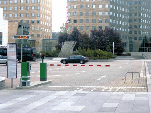 7 Počet stání přístupných veřejnosti v garážích a na parkovištích významných objektů v centru Prahy MČ Název a adresa objektu Počet stání garáže parkoviště Palladium (nám.