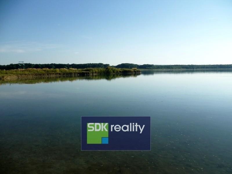 18 Pozemek, Hulín Realitní server: Reality IDnes Kód nabídky: IDNES-24:N42734 http://reality.idnes.cz MoniT-ID: 337AB4 Nabídková cena: 199 000, Kč vč.