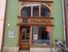 Pro starší manželský pár hledám přízemní RD v MT a okolí, nebo přízemní byt. Volejte: 603 247 527. Hledám byt 2/3+1 ve Svitavách a blízkém okolí. Financování zajištěno. Prosím nabídněte. Tel.