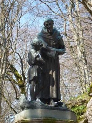 PÚTNICKÝMI CESTAMI 2 CESTA SV. FRANTIŠKA - VIA DI SAN FRANCESCO Sv. František z Assisi patrí medzi najznámejších svätcov.