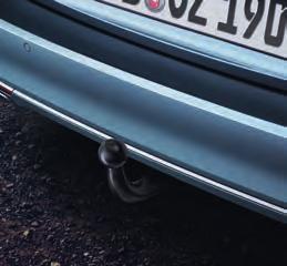 ¹ 01 03 0 1 02 Skládací nosič jízdních kol Compact II se díky rychloupínacímu mechanismu vmžiku připevní na tažné zařízení.