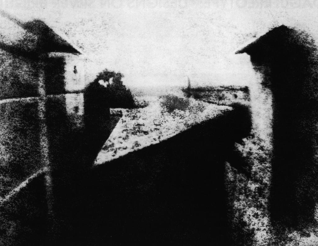 Daugerre) 1858 první známá fotografie pořízená z balónu (NADAR městečko Bievre u Paříže) 1860