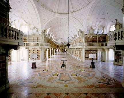 Knihovny v Portugalsku Knihovny v Portugalsku klášter Mafra sídlo portugalských