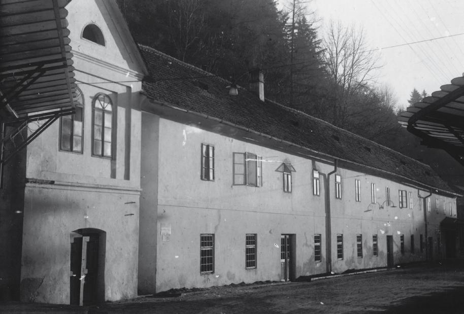 Významní moravští stavitelé František a Kajetán Vašíčkovi navrhovali od roku 1820 na poptávku Jana Nepomuka Serényiho nové lázeňké