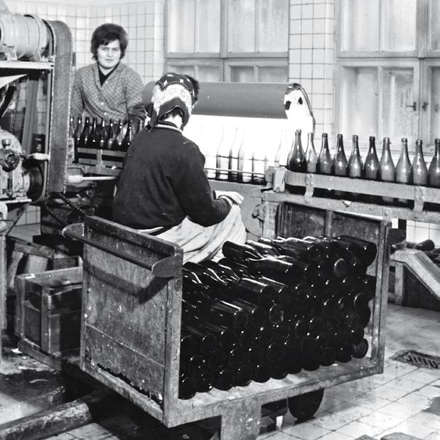 1949 Postavení nové plnírny Vincentky.