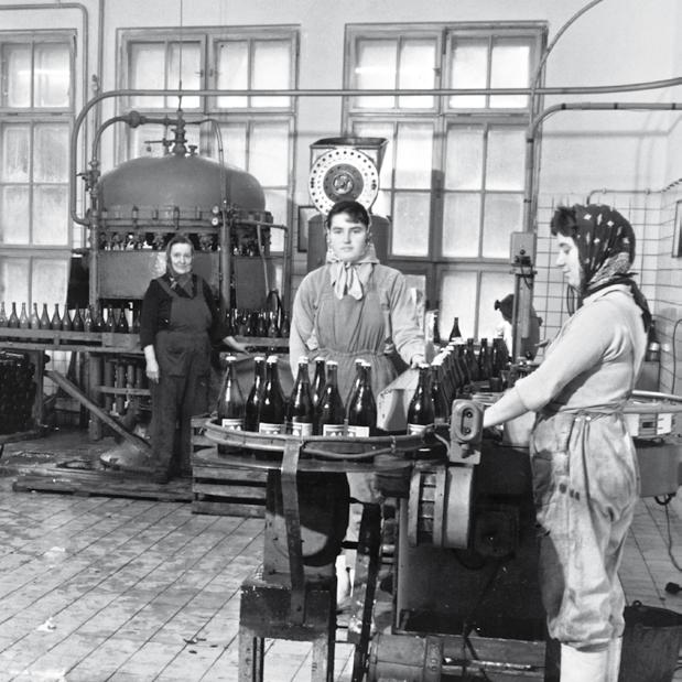 1975 Významná rekonstrukce rozšíření plnírny do stávající podoby. 1977 Změna technologie plnění Vincentky.