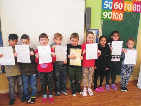 Náplní programu byl hlavnì pobyt a pohyb na èerstvém vzduchu, pøesto v první èásti dopoledního zamìstnání žáci ZŠ vypracovávali pracovní listy z