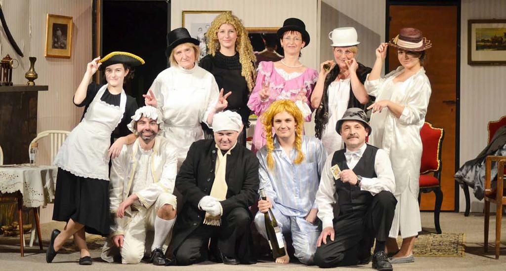 13 Broumovští ochotníci na 70.