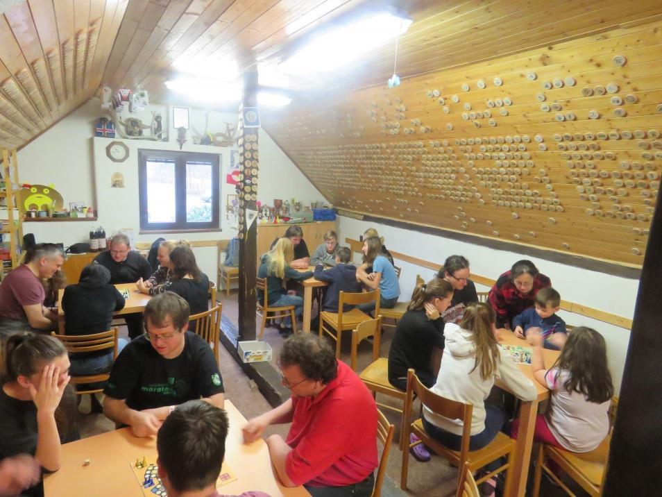 Zvítězili: holky do 14 let - Klára Šimralová, kluci do 14 let - Jakub Procházka, holky 15 let a starší - Tereza Popová, kluci 15 let a starší - Adam Basl.