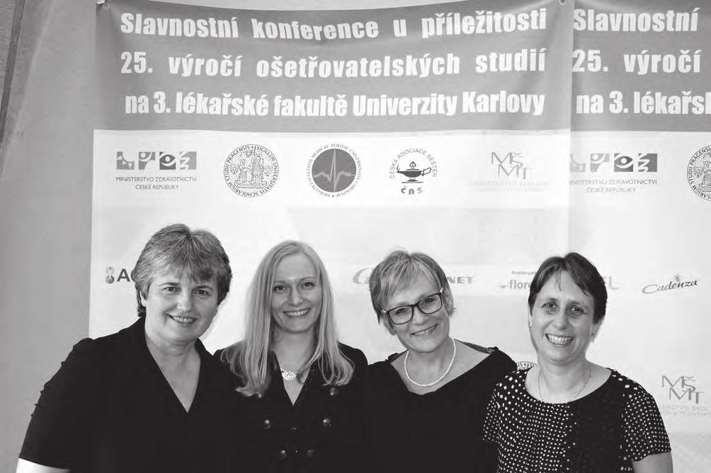 formě v roce 2002. Jednalo se o jeden z prvních kvalifikačních vzdělávacích programů pro všeobecné sestry na univerzitní úrovni v České republice.
