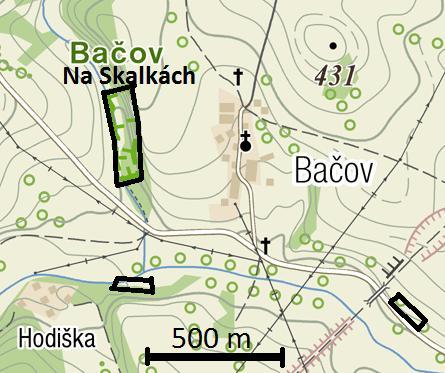 Odbočka polní cesty je vzdálena cca 500 m severozápadně od křižovatky silnice Boskovice-Míchov se silnicí od Svitávky.