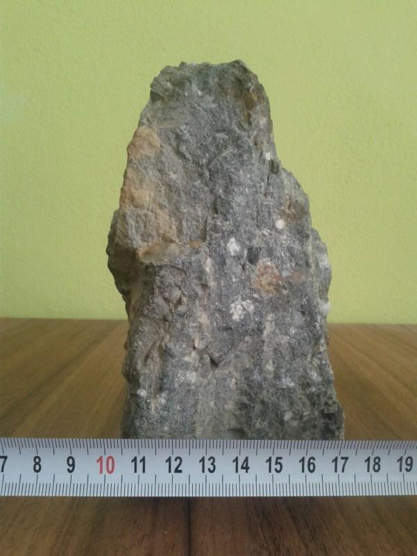 5.2 Petrografická charakteristika sedimentů psamitové frakce s větším podílem psefitických zrn Odebraný vzorek horniny 1L reprezentuje sedimenty první etáže levé strany.