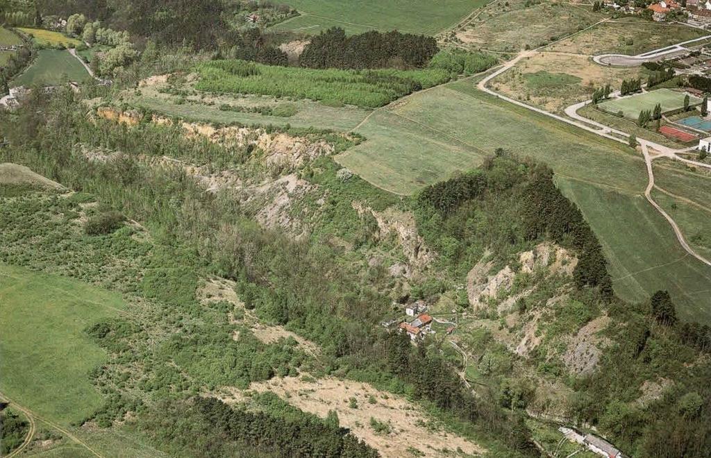 2 Charakteristika území Dalejské údolí je součástí přírodního parku Prokopské a Dalejské údolí nacházející se na jihozápadě Prahy o rozloze 725 ha.
