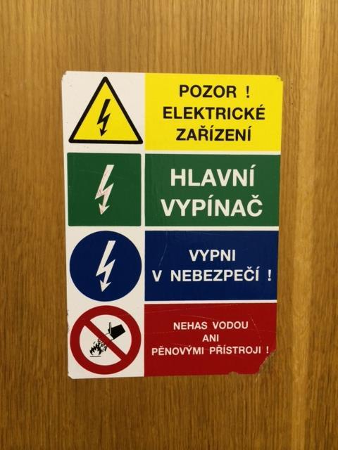 Dodržovat bezpečnostní pokyny