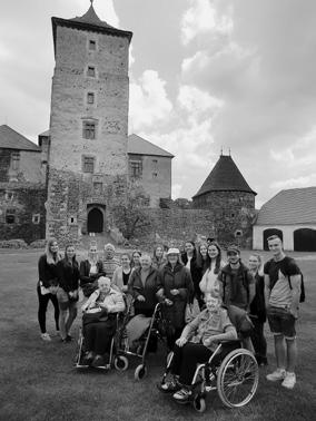 Slovem nás doprovázel pan Mgr. Michal Mašek, pracovník vztahů s veřejností. Pan kastelán svůj projekt uskutečnil v souvislosti se sníženou pohyblivostí své maminky.