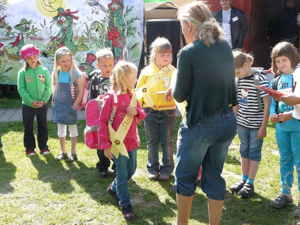 Z tradiční májové zahradní slavnosti v mateřské školce na Vrablovci Letos se konala 18.5.