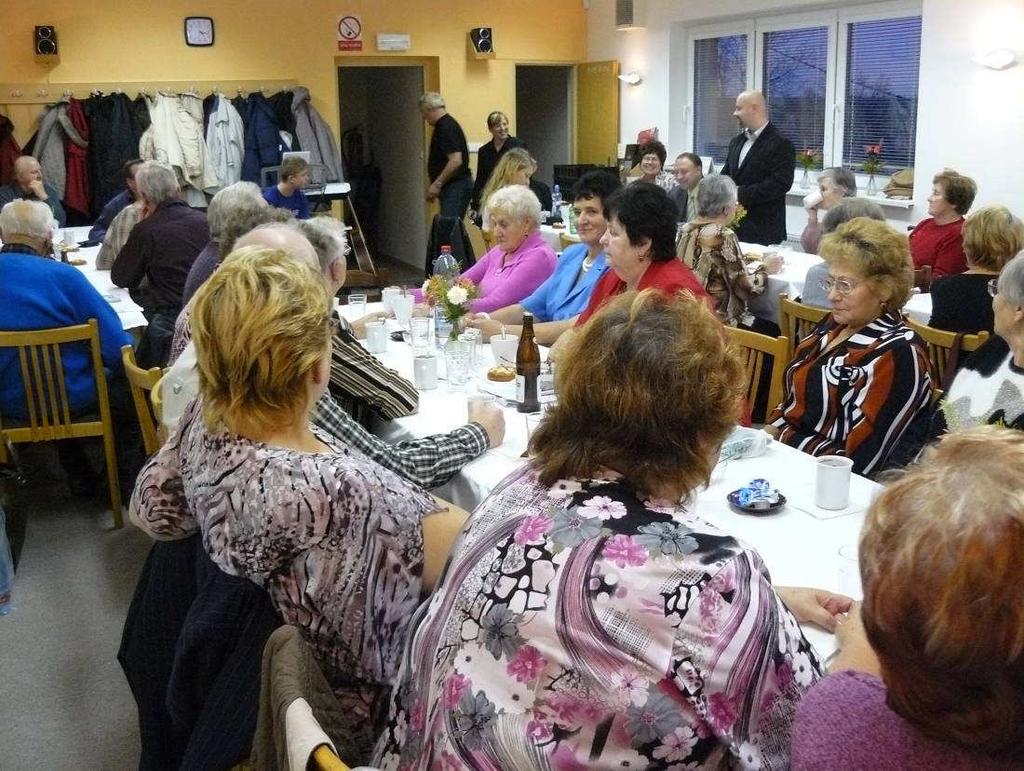 Krmáš v Klubu důchodců Vrablovec Členové klubu se sešli 14.11.2012 ve Společenském domě, aby si spolu řádně užili Ludgeřovického krmáše.