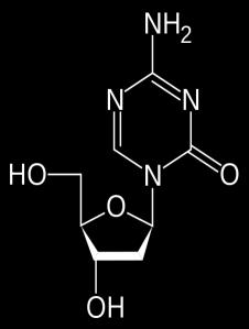 nízkých koncentracích k významné inhibici replikace, ale k inhibici