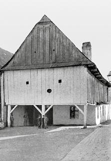 Další požár města v roce 1781 náměstí zcela změnil, stavělo se v barokním slohu a výsledkem přestaveb je