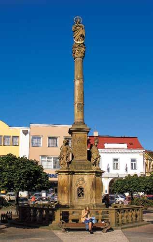 K tomu přibyly epidemie moru a cholery (1680). Připomínkou těchto smutných časů je mariánský sloup na náměstí. V 18. století město vydrancovali Prusové, jejichž král Fridrich II.