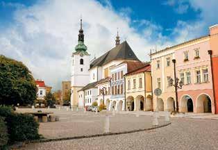 Kostel Navštívení P. Marie byl zcela zničen požárem v roce 1781. Opraven byl barokně a vysvěcen roku 1804.