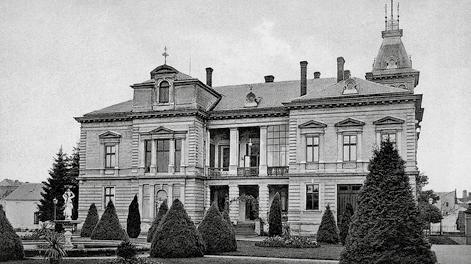 Do Svitav vjel první vlak roku 1849 a celá dráha byla dokončena v roce 1851.
