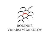 Panenka sous-vide, grilovaný chřest, bylinkové pyré Listový salát s grilovaným sýrem, chřestem, ořechy a hrozny Rodinné vinařství